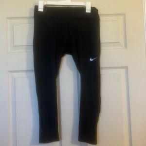 Nike athletic capris legging with mesh backing